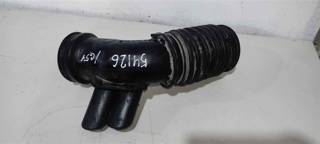 патрубок интеркулера Volvo S60 2 поколение 2011, 1.6 л., бензин, седан, B4164T, 1073497S01, . - фото №1