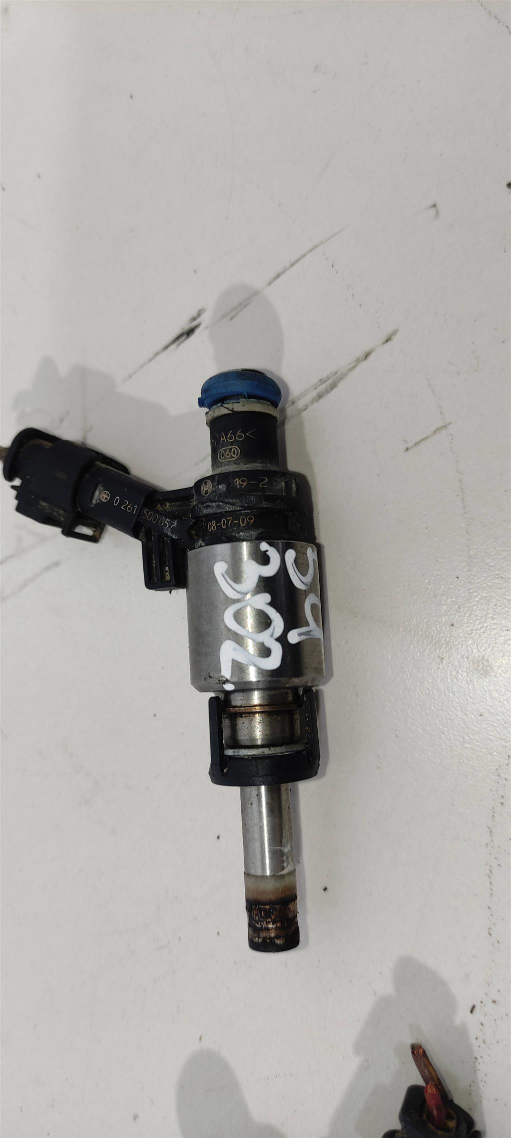 форсунка Volkswagen Passat B6 2009, 1.8 л., бензин, седан, 06H906036H, 06H906036B, CDA, CDH, BYT, BZB, 06H906036F, CGY, CAB, 0261500033, 06H906036Q - фото №1