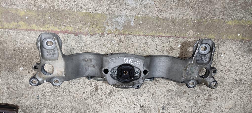кронштейн КПП Audi A4 B7 2006, 2.0 л., TFSI, бензин, седан, 8E0399263AG, BWE, . - фото №1