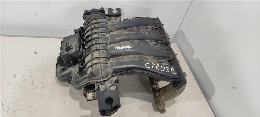коллектор впускной Renault Fluence 1 поколение 2011, 2.0 л., бензин, седан, M4R751, CZ00A, . - фото №1