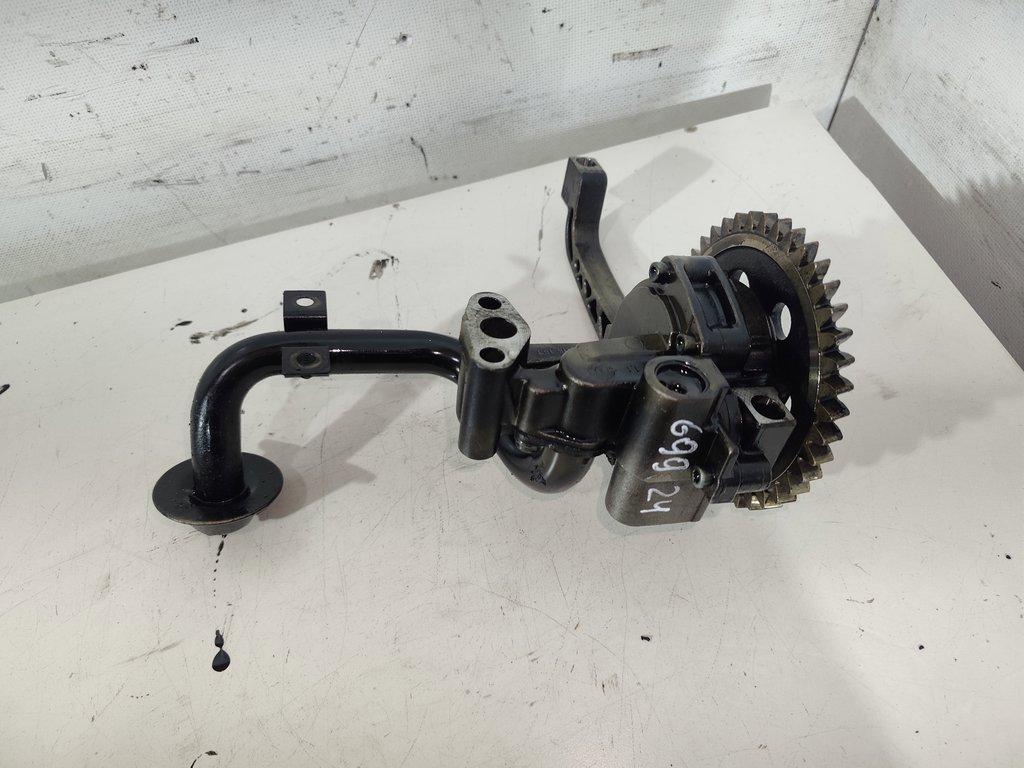 насос масляный Volkswagen Transporter T5 2006, 2.5 л., TDi, дизель, микроавтобус, 070115153, . - фото №1