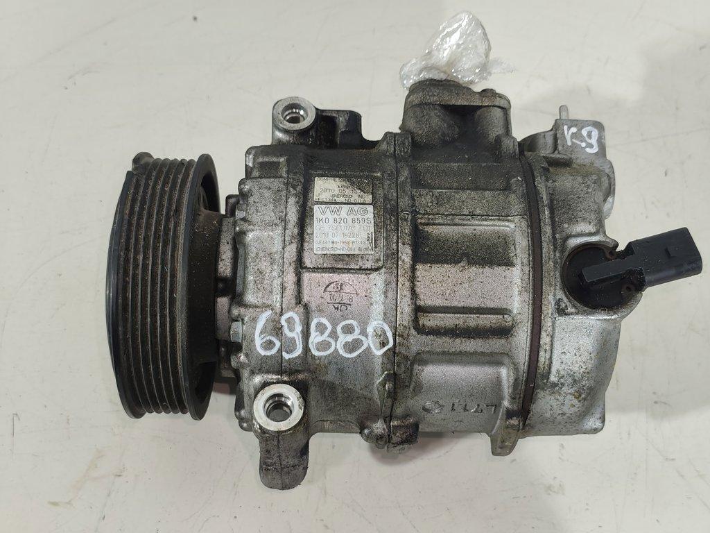 компрессор кондиционера Volkswagen Caddy 3 поколение 2006, 2.0 л., TDi, дизель, фургон, 1K0820859P, 1K0820803S, 1K0820859F, 1K0820803L, 1K0820803N, 1K0820859S, 1K0820803F, 5N0820803C, 1K0820859M, 1K0820859E, 1K0820803P, 5N0820803A, 1K0820859T, 1K0820859C, 5Q0820803E, 5N0820803, 5N0820803H, 890632, 1K0820803C, 1K0820859D, 1K0820803E, 5K0820803H, 1K0820808DX, 1K0820808FX, 5K0820803J, 1K0820803QX, 1K0820808A, 1K0820808BX, 1K0820859H, 1K0820859N, 5K0820803, 5K0820803C, 5K0820803E, 5K0820803G, 5K0820803L, 5Q0820803J, 5Q0820803N, 5Q0820803R, 8J0260805A, 699357 - фото №1