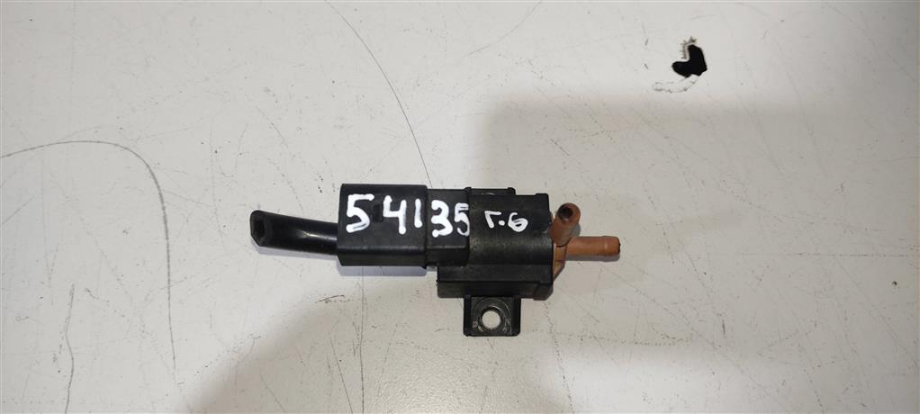 электромагнитный клапан Volkswagen Passat B7 2013, 1.4 л., TSI, бензин, седан, 03C906283B, CTHD, CAVD, CNWA, CTKA, . - фото №1