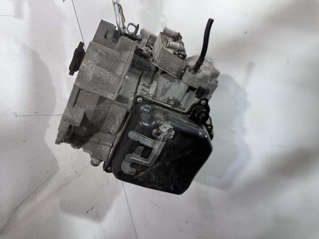 КПП автоматическая (АКПП) Volkswagen Caddy 3 поколение 2007, 2.0 л., TDi, дизель, KDA, LQT, HQN, LTE, MFL, PBF, HXS, HQL, HXU, KMX, KCU, JPJ, KPQ, KPW, HLH, LRA, HXY, GPU, GYM, GYN, HBP, HFQ, HJQ, HLE, HLF, HQF, HTB, KMW, KPS, KPU, KQC, LQV, LTD, MFM, MSU, MSV, NJK, NLP, PPY, DQ250, GKF, GPQ, GPV, GSS, GYP, GYQ, GYR, HJP, HQG, HQH, HQM, HQQ, HXT, HYC, HZJ, JPK, JPL, JPQ, KCV, KCW, KMY, KMZ, KNE, KPT, KQX, KXD, LQS, LQW, LRT, LTF, LTG, LTM, MLX, MMB, NJJ, PBE, PPX, KLN, KND - фото №1