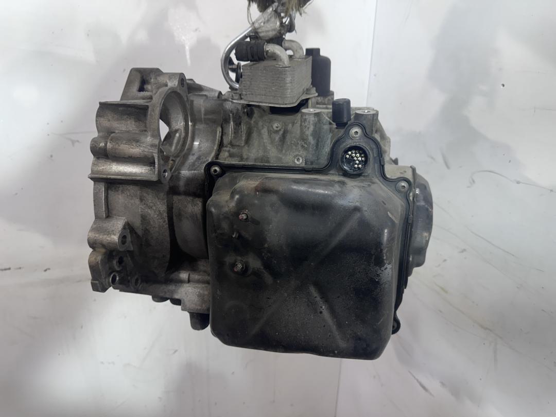 КПП автоматическая (АКПП) Volkswagen Jetta 6 поколение 2012, 2.0 л., TDi, дизель, седан, KDA, LQT, HQN, LTE, MFL, PBF, HXS, HQL, HXU, KMX, KCU, JPJ, KPQ, KPW, HLH, LRA, HXY, GPU, GYM, GYN, HBP, HFQ, HJQ, HLE, HLF, HQF, HTB, KMW, KPS, KPU, KQC, LQV, LTD, MFM, MSU, MSV, NJK, NLP, PPY, DQ250, GKF, GPQ, GPV, GSS, GYP, GYQ, GYR, HJP, HQG, HQH, HQM, HQQ, HXT, HYC, HZJ, JPK, JPL, JPQ, KCV, KCW, KMY, KMZ, KNE, KPT, KQX, KXD, LQS, LQW, LRT, LTF, LTG, LTM, MLX, MMB, NJJ, PBE, PPX, KLN, KND - фото №1