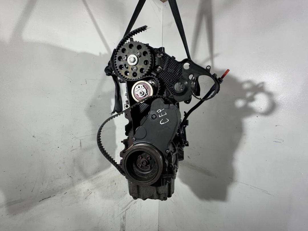 двигатель Volkswagen Golf 6 поколение 2011, 2.0 л., TDi, дизель, CNE, CKU, CKT, CSH, CAA, CDC, CNF, CLCA, CLJA, CLJ, CLC, CDB, CKUB, CAAA, CAAB, CAAC, CAAD, CAAE, CLCB, CGL, CKTB, CKTC, CSNA, CSL, CDBA, CDCA, CNEA, CSHA, CSN - фото №1