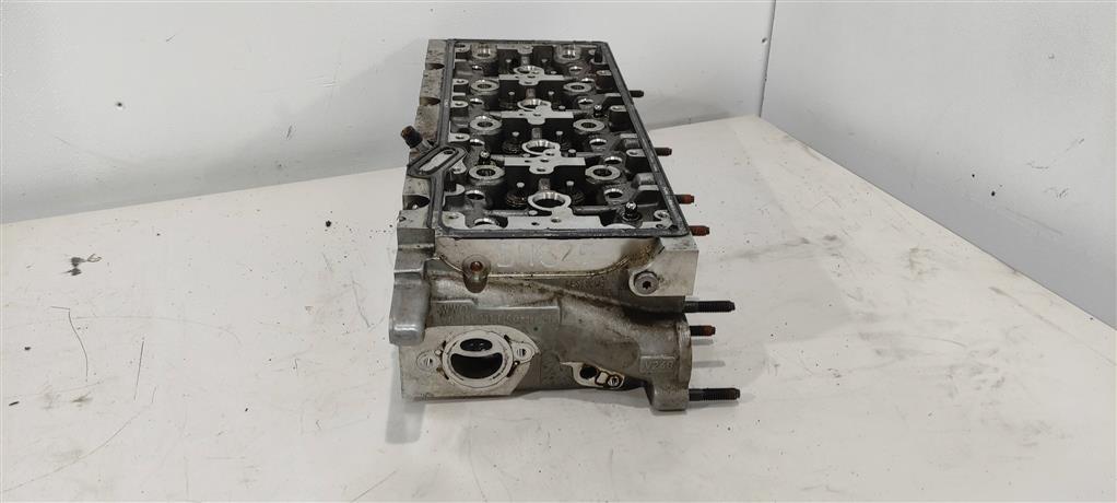 головка блока цилиндров Volkswagen Passat B8 2016, 2.0 л., TDi, дизель, седан, CRL, DFC, DFG, DFH, DDA, DFE - фото №1