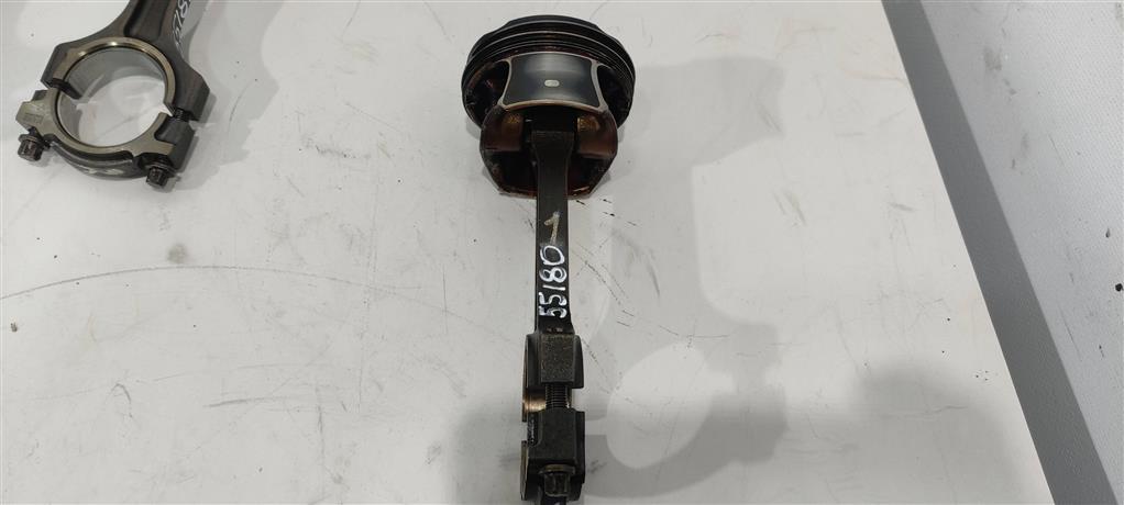 поршень Ford Kuga 2 поколение 2014, 1.6 л., бензин, внедорожник 5 дв., B4164T, JQMA, JQMB, B4164T3, JTDA, JTDB, JTMA - фото №1