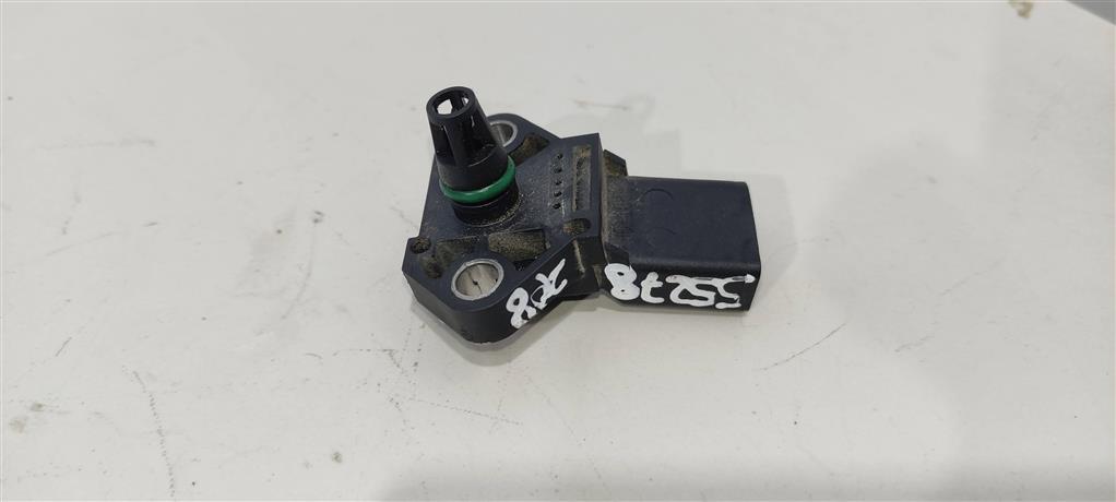 датчик абсолютного давления Volkswagen Passat B7 2013, 1.6 л., TDi, бензин, седан, 038906051C, CAY, BLG, BMY, CAVD, 0281002401, CTHA, CTHE, CAVE - фото №1
