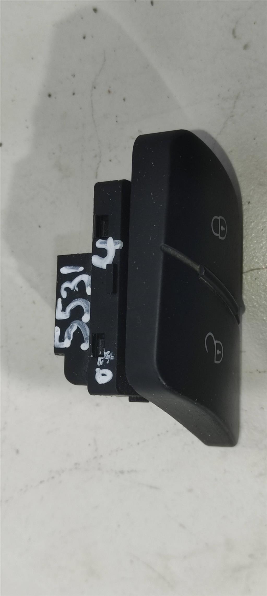кнопка центрального замка Volkswagen Passat B6 2007, бензин, универсал, 3C0962125B, . - фото №1