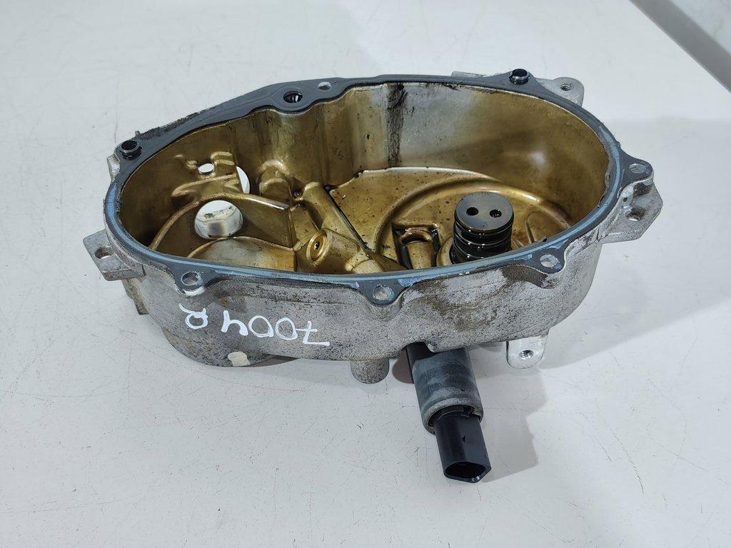 крышка распредвала Volkswagen Passat B6 2006, 2.0 л., бензин, седан, 06F103530N, 06F103530D, 06F103530F - фото №1