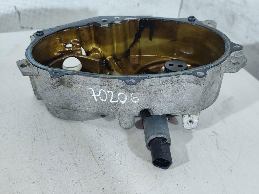 крышка распредвала Volkswagen Passat B6 2006, 2.0 л., бензин, седан, 06F103530N, 06F103530D, 06F103530F - фото №1