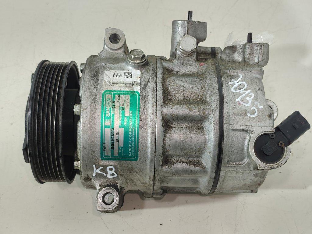 компрессор кондиционера Volkswagen Passat B6 2009, 2.0 л., TDi, дизель, седан, 1K0820808F, 1K0820808D, 1K0820808B, 1711N, 1711E - фото №1