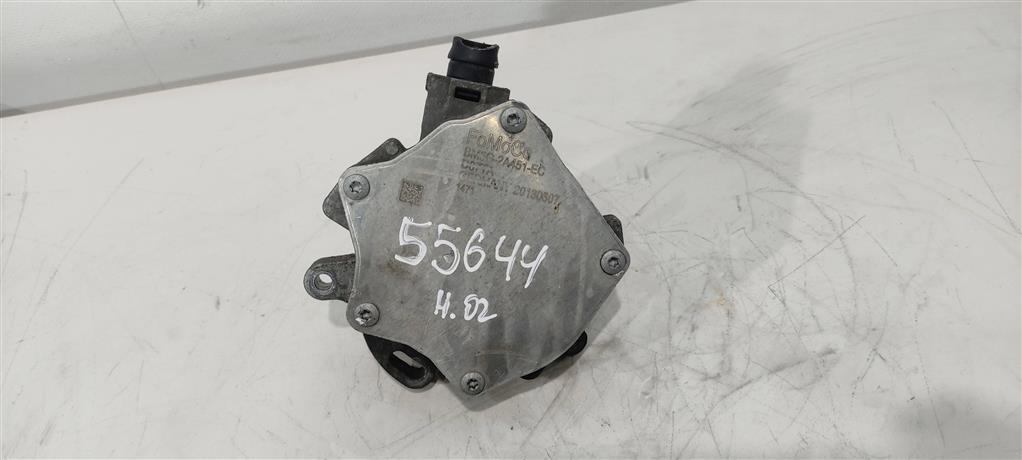 насос вакуумный Volvo V40 2 поколение 2015, 1.6 л., бензин, универсал, B4164T, BM5G2A451EC, . - фото №1