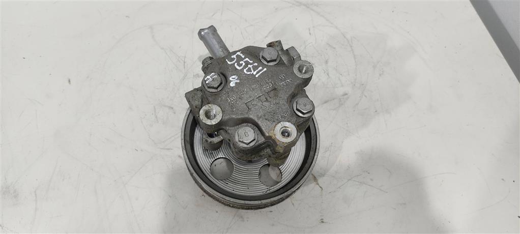 насос гидроусилителя руля Audi A4 B6 2003, 1.8 л., бензин, седан, 8E0145153D, ALT, AMB, AVJ, BFB, 8E0145153J, BEX, ALZ - фото №1