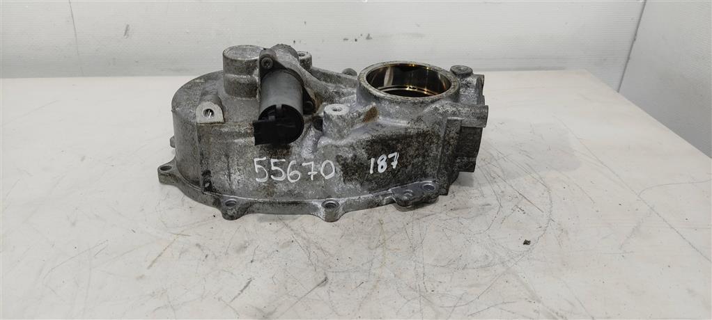 крышка распредвала Audi A4 B7 2006, 2.0 л., бензин, седан, BPG, 06F103530T, 06F103530P, 06F103530G, 06F103530, BPY, BPJ, BWE, AXX, BWA, BGB, BYK, BWL, 06F103107B, 06F103107E - фото №1