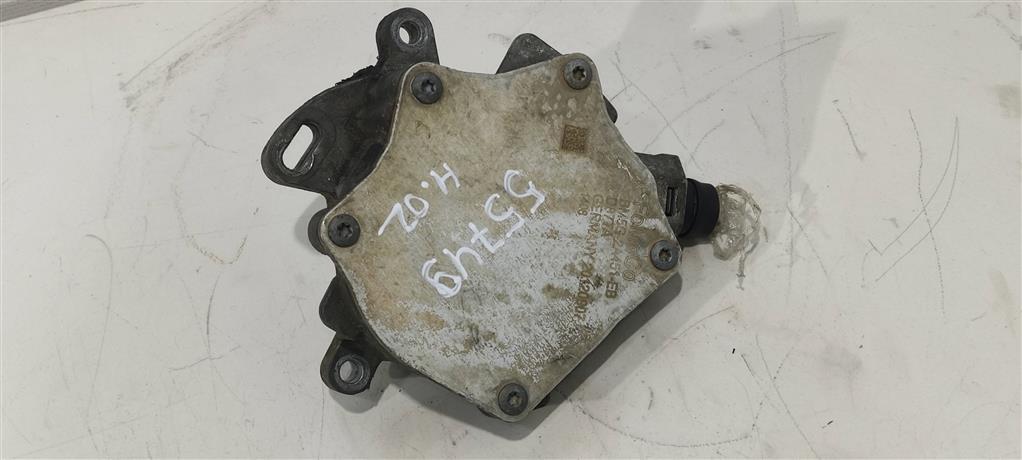 насос вакуумный Volvo V40 2 поколение 2015, 1.6 л., бензин, универсал, B4164T, BM5G2A451EB, . - фото №1