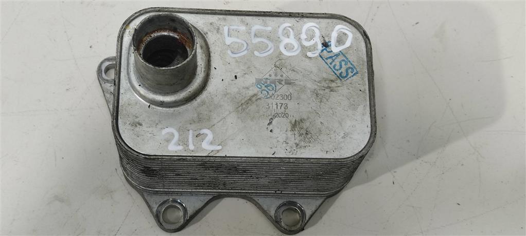 радиатор масляный Volkswagen Passat B7 2013, 2.0 л., TFSI, бензин, седан, 06J117021J, AXX, BWA, BYT, BZB, CAWB, CCZA, CDAA, 06H903143H, CDHB, CDNB, CFKA, CPMA, . - фото №1