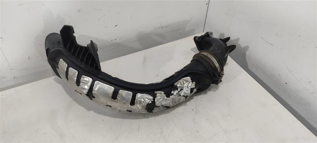 патрубок воздушного фильтра Volvo S60 2 поколение 2011, 1.6 л., бензин, седан, B4164T, BV619C623, . - фото №1