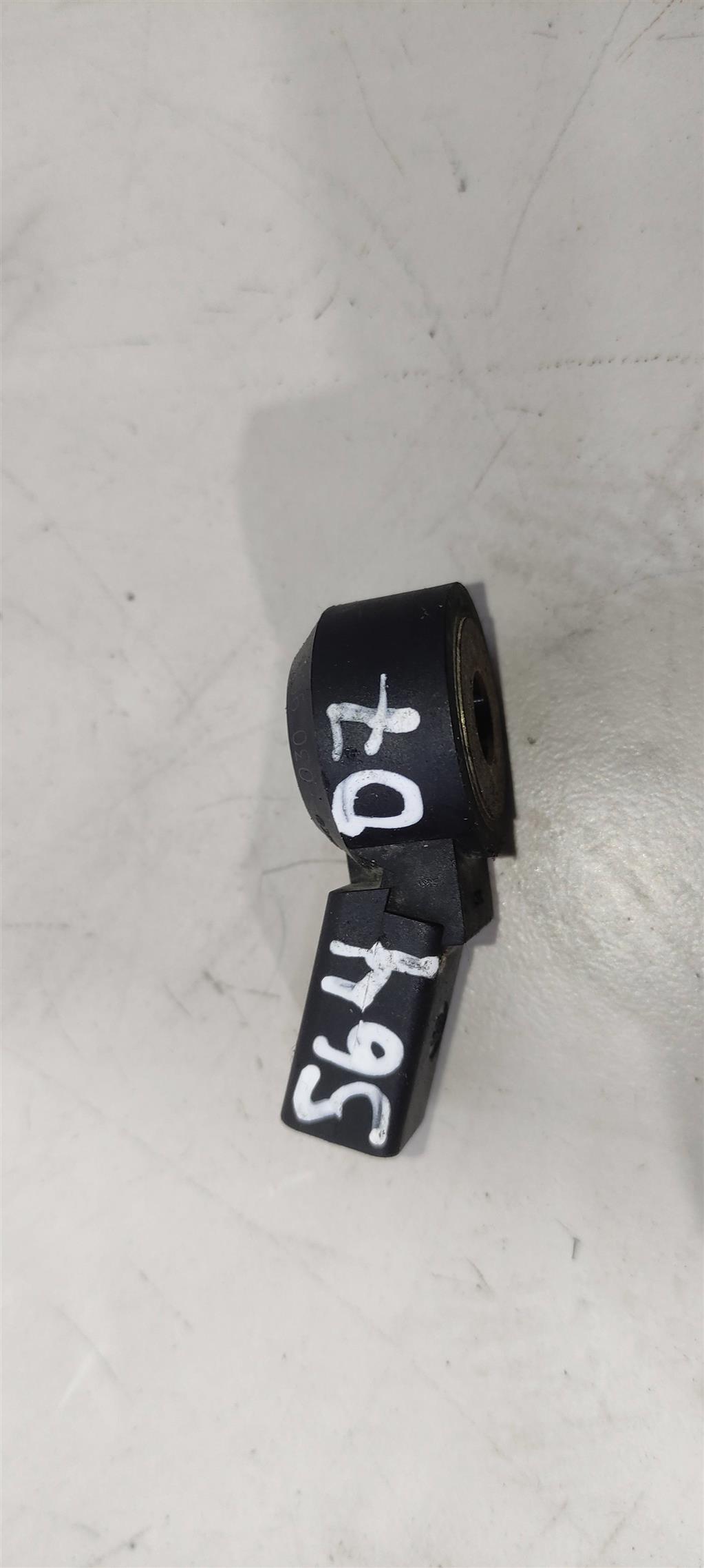 датчик детонации Audi A4 B7 2006, 1.4 л., бензин, седан, BVZ, CAX, CDG, BSE, BVY, BLV, 030905377C, BVX, BSF, 030905377D, BWS, AXZ - фото №1