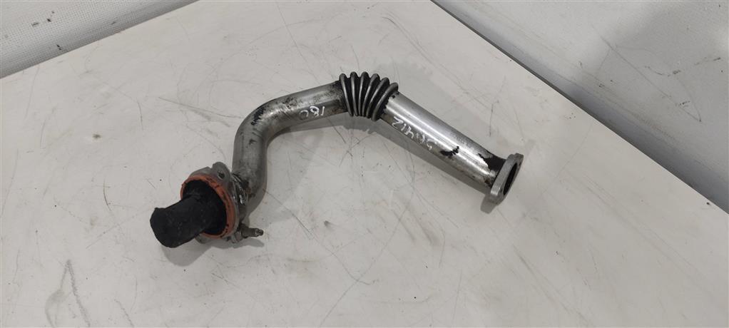 трубка системы рециркуляции EGR Volkswagen Passat B7 2013, 2.0 л., TDi, дизель, универсал, CAY, CDC, CFH, 03L131521R, CFF, CLC, CDB, . - фото №1