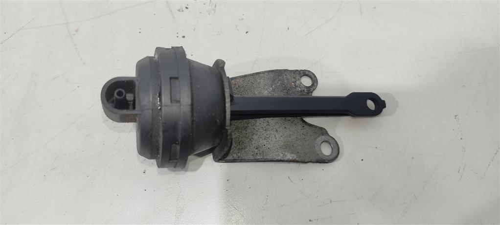 клапан вакуумного управления Volkswagen Golf 5 поколение 2007, 2.0 л., TDi, дизель, хетчбэк 5 дв., 03G129061C, BMN, . - фото №1