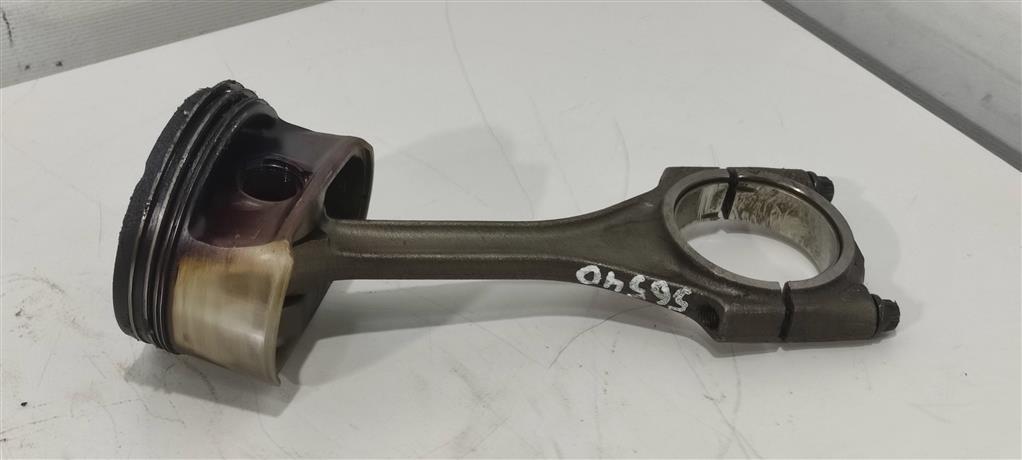 поршень Audi A6 4F/C6 2006, 2.4 л., FSI, бензин, седан, BDW, 06E107065A, 06E107065AB, 06E107065AD, 06E107065AR, 06E107065CQ, 06E107065DC - фото №1