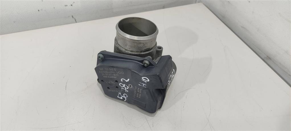 заслонка дроссельная Volkswagen Passat B6 2006, 2.0 л., бензин, седан, 06F133062E, 06F133062G, 06F133062J, 06F133062Q, BPY, AXX, BWA, 06F133062T, 06F133062AG - фото №1