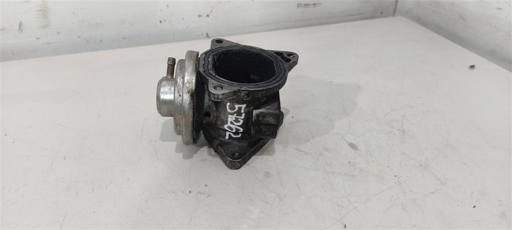 клапан EGR Volkswagen Passat B6 2006, 1.9 л., TDi, дизель, седан, 038129637D, 038131501AN, BKC, BKD, BXE, BKP, AZV, BRU, BXF, AYZ, BMA, BVE, BSW, AXR, BLT - фото №1