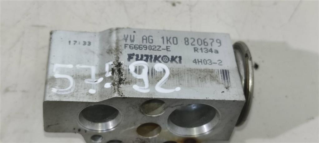 расширительный клапан кондиционера Volkswagen Passat B7 2013, 1K0820679, 1K1820103, . - фото №1