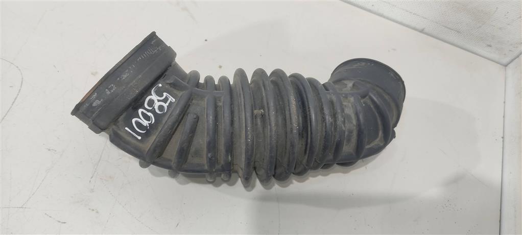 патрубок воздушного фильтра Audi A4 B7 2006, 2.0 л., бензин, седан, 8E0133356D, BPG, BPJ, BWE, BWT, BGB, BUL, BYK, . - фото №1