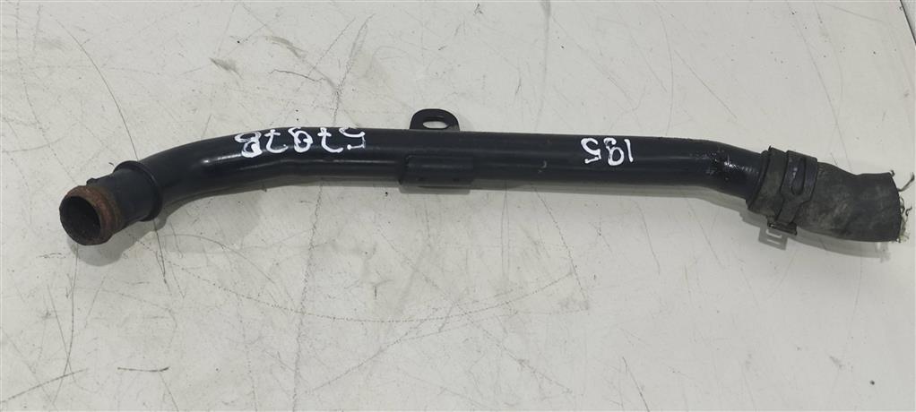 трубка охлаждающей жидкости Volkswagen Passat B6 2007, 2.0 л., бензин, седан, BPY, BPJ, BWE, 06F121065J, BUL, . - фото №1