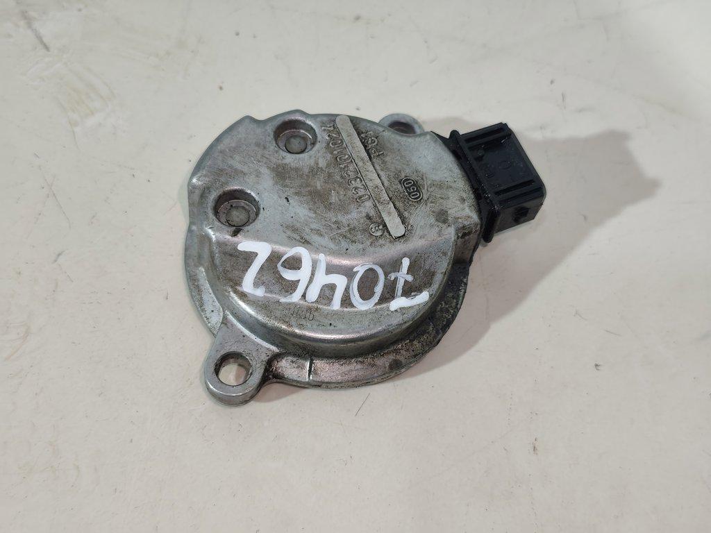 датчик распредвала Volkswagen Passat B5 1998, 1.8 л., бензин, седан, 058905161B, 0232101024 - фото №1