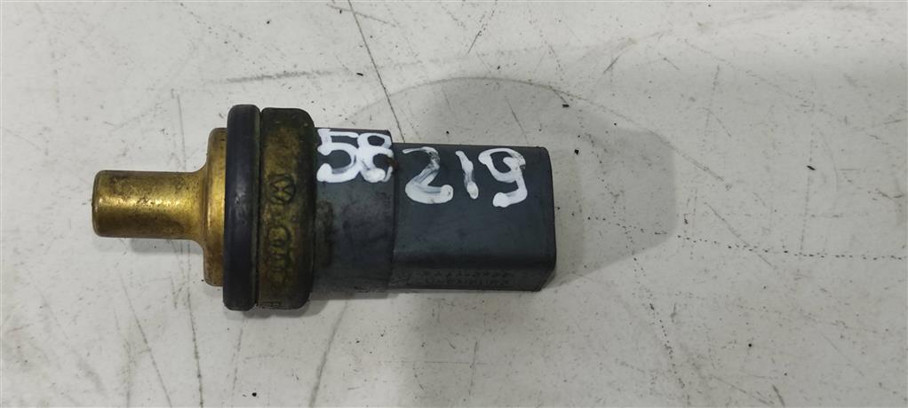датчик температуры Volkswagen Amarok 1 поколение 2013, 2.0 л., TFSI, бензин, пикап, 06A919501A, 06A919501, . - фото №1