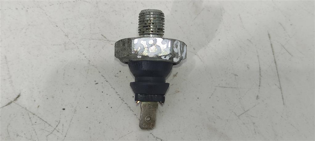 датчик давления масла Audi A4 B6 2000, 1.8 л., бензин, 058919081, . - фото №1