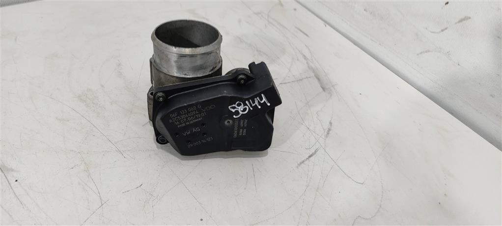 заслонка дроссельная Audi A6 4F/C6 2006, 2.0 л., бензин, седан, 06F133062E, 06F133062G, 06F133062J, 06F133062Q, BPY, AXX, BWA, 06F133062T, 06F133062AG - фото №1