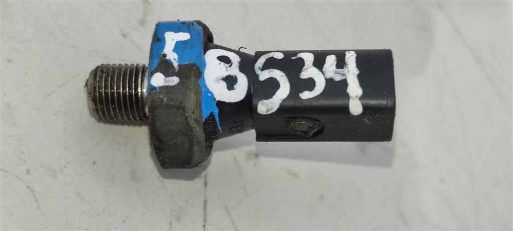 датчик давления масла Audi A4 B7 2006, 2.0 л., бензин, 06A919081F, 06A919081E, 06A919081D, 06A919081J, . - фото №1
