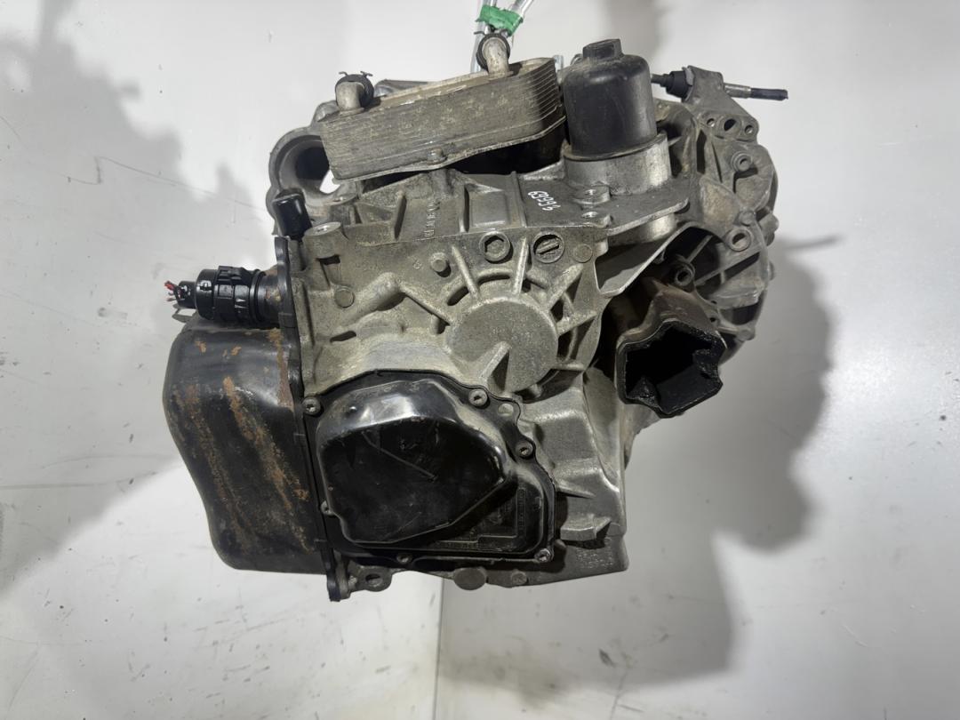 КПП автоматическая (АКПП) Volkswagen Caddy 3 поколение 2006, 2.0 л., TDi, дизель, KDA, LQT, HQN, LTE, MFL, PBF, HXS, HQL, HXU, KMX, KCU, JPJ, KPQ, KPW, LRA, HXY, GPU, GYM, GYN, HBP, HFQ, HJQ, HLE, HLF, HQF, HTB, KMW, KPS, KPU, KQC, LQV, LTD, MFM, MSU, MSV, NJK, NLP, PPY, GKF, GSS, HQQ, HYC, HZJ, JPL, JPQ, KCW, KMZ, KQX, LQS, LTF, KLN, KND - фото №1