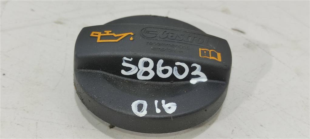 пробка маслозаливная Volkswagen Passat B7 2013, 1.4 л., TSI, бензин, универсал, CDG, 03C103485A, 04E103485A, 03C103485B, 04E103485B - фото №1