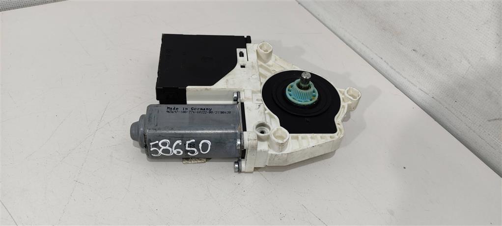 моторчик стеклоподъемника передний правый Volkswagen Passat B6 2009, 2.0 л., бензин, седан, 1K0959792P, . - фото №1