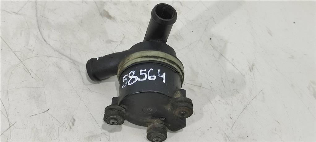 насос антифриза дополнительный Volkswagen Amarok 1 поколение 2013, 2.0 л., TDi, дизель, пикап, 03L965561A, . - фото №1