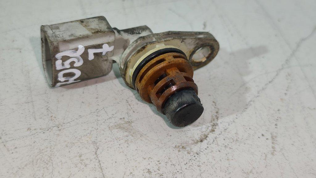 датчик распредвала Volkswagen Passat B6 2007, 3.2 л., бензин, седан, 030907601E, 030907601D - фото №1