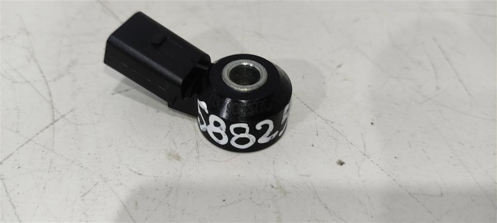 датчик детонации Volkswagen Passat B6 2007, 1.4 л., TFSI, бензин, универсал, BVZ, CAX, CDG, BSE, BVY, BLV, 030905377C, BVX, BSF, 030905377D, BWS, AXZ - фото №1