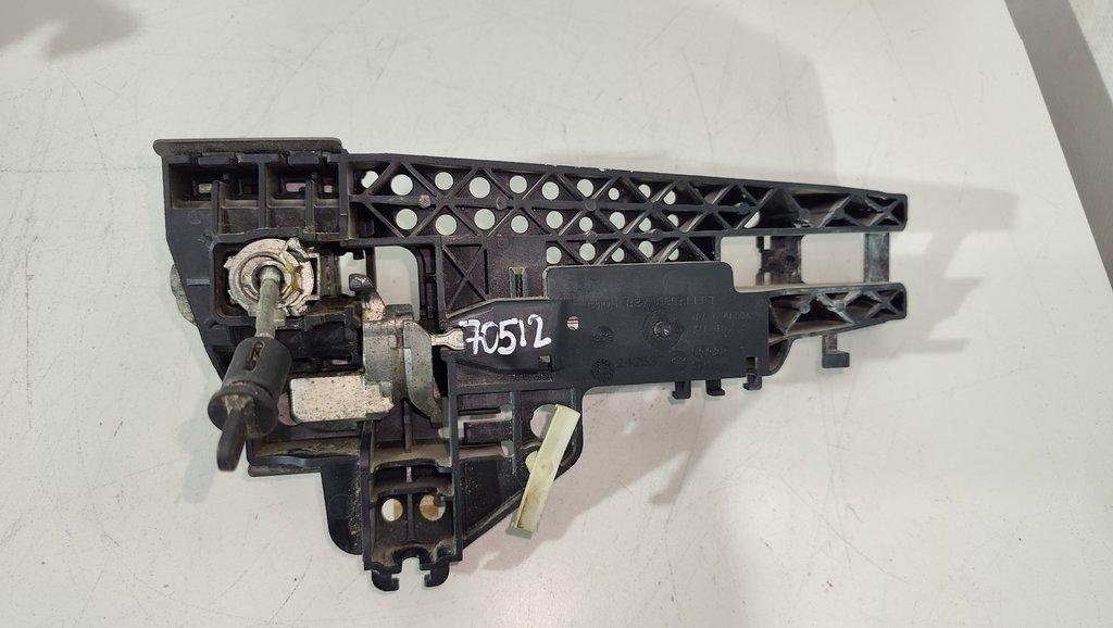 ручка наружная передняя левая Audi A4 B8/8K 2010, бензин, седан, 8T0837885A, . - фото №1