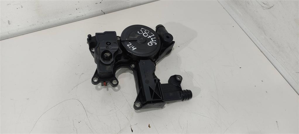 маслоотделитель (сапун) Volkswagen Passat B6 2007, 2.0 л., бензин, универсал, 06H103495AC, 06H103495E, 06H103495, 06H103495AH, CAWB, CCZA, CCTA, CFBA, CFPA, 06H129101B - фото №1