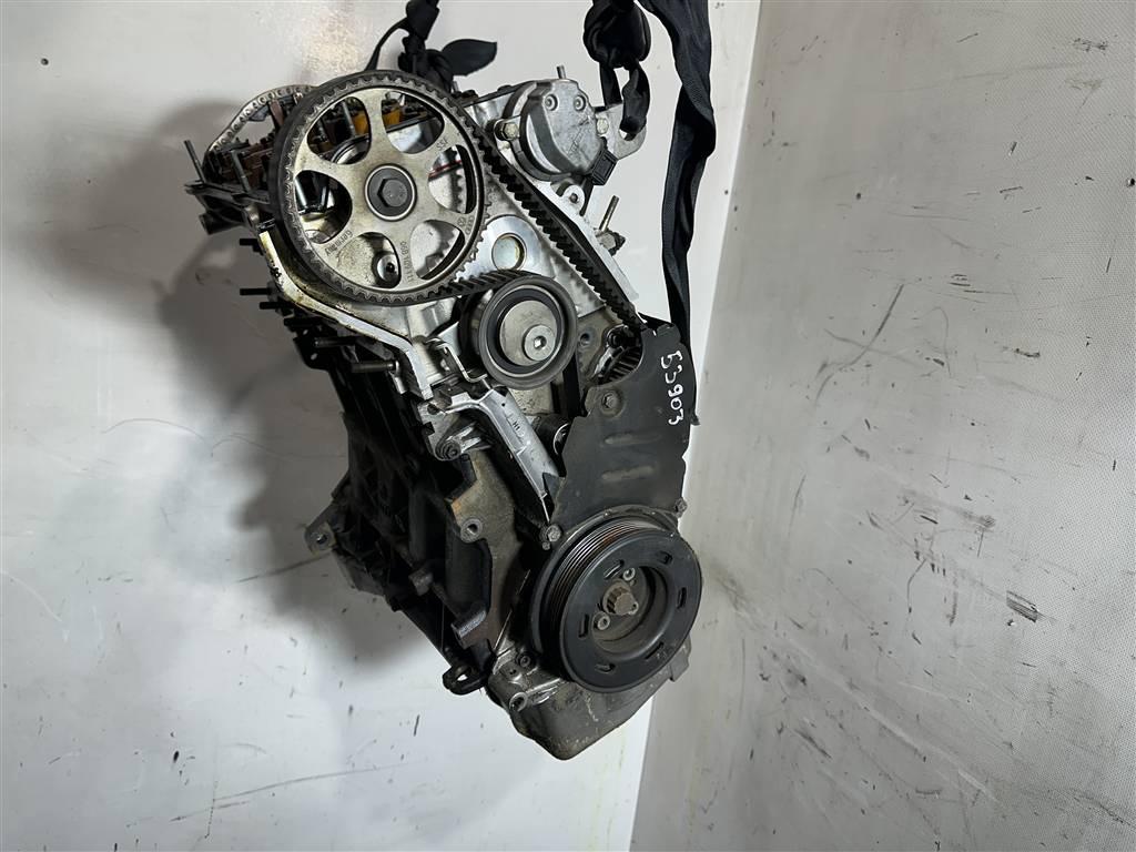 двигатель Volkswagen Golf 4 поколение 2002, 1.8 л., бензин, седан, AWT, AWM, AMB, AWC, AUG, AVJ, APX, BFB, BAM, AJH, AUQ, BEX, AWP - фото №1