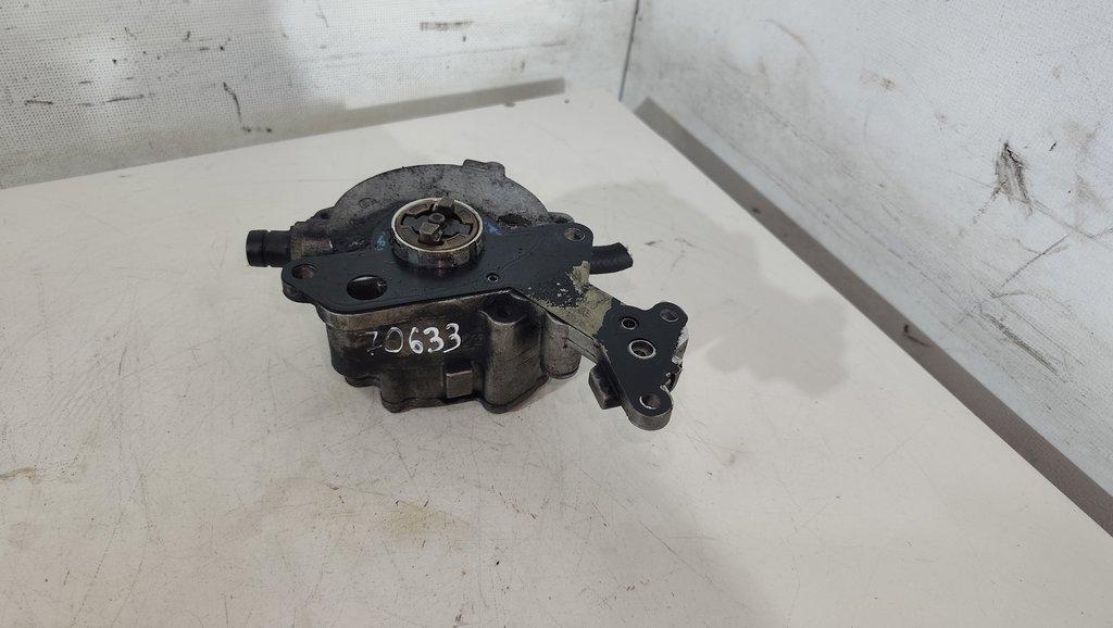 насос вакуумный Volkswagen Passat B6 2006, 1.9 л., TDi, дизель, седан, 038145209C, 038145209E, 038145209A, 038145209K, 038145209H, 038145209N, 038145209M - фото №1