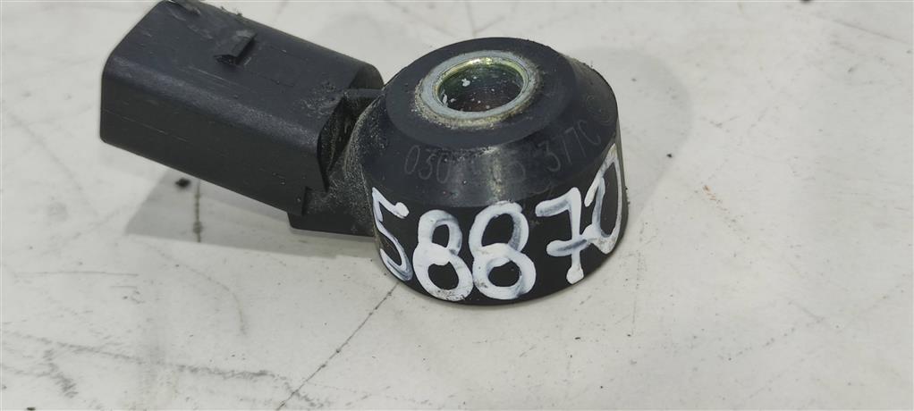 датчик детонации Volkswagen Golf 6 поколение 2010, 1.4 л., TFSI, универсал, BVZ, CAX, CDG, BSE, BVY, BLV, 030905377C, BVX, BSF, 030905377D, BWS, AXZ - фото №1