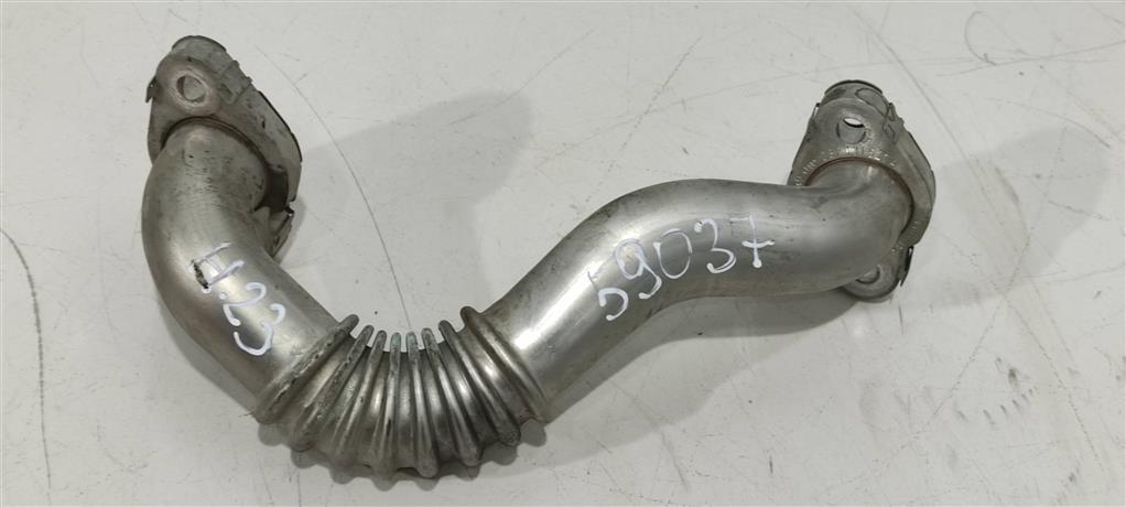 трубка системы рециркуляции EGR Volkswagen Passat B7 2013, 2.0 л., TDi, дизель, седан, CFH, 03P131521A, CFF, CFG, CLL, CFJ, CLC, . - фото №1