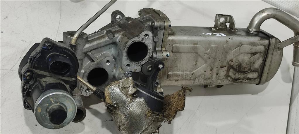 охладитель EGR / Радиатор EGR Volkswagen Passat B7 2013, 2.0 л., TDi, дизель, седан, 03L131512CF, 03L131512CH, 03L131512BB, 03L131512DQ, 03L131512BL, CAY, CFH, 03L131512C, CFF, CFG, CLL, CLJ, CFJ, CLC, 03L131527AX - фото №1